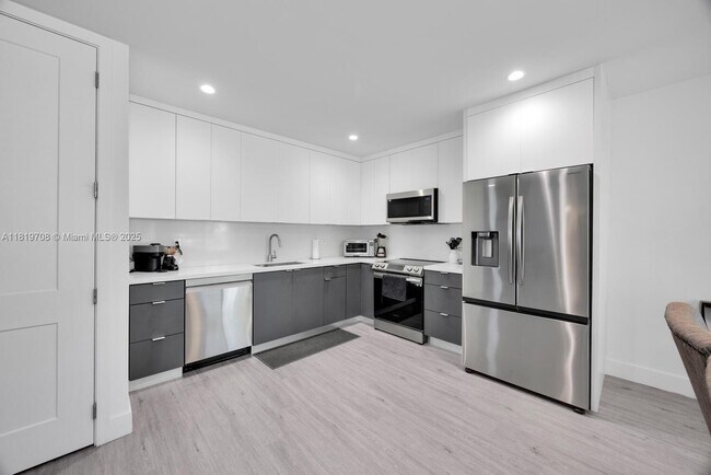 Building Photo - 6700 SW 62nd Ct