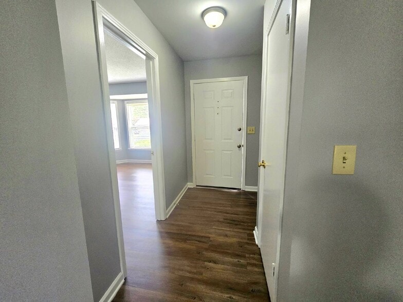 Building Photo - 204 Centennial Dr