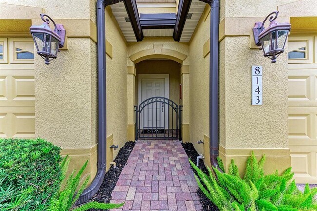 Building Photo - 8143 Miramar Way