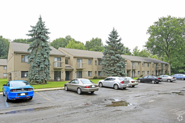 Building Photo - Heritage Park West