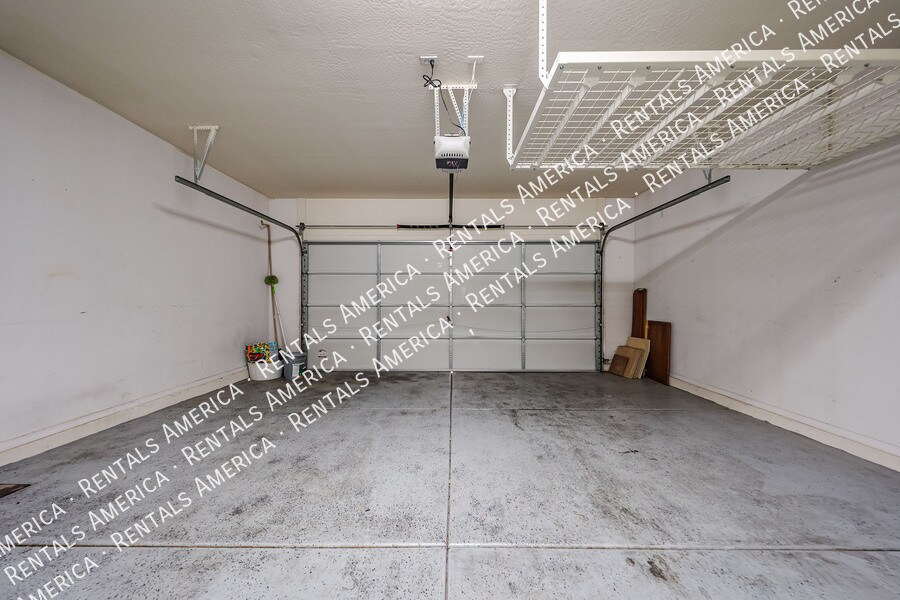 Building Photo - 4256 E Tulsa St