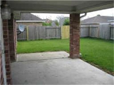 Building Photo - 10008 Chestnut Creek Way