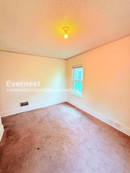 Building Photo - 9353 Kentucky St