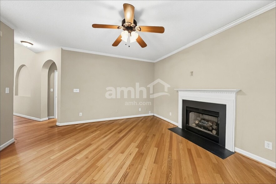 Building Photo - 3520 Huntingridge Dr