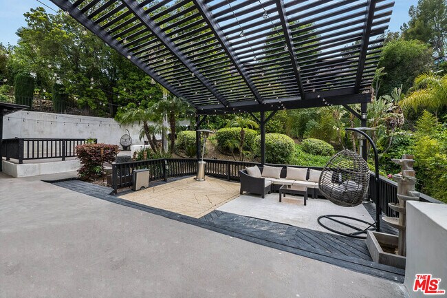 Building Photo - 4961 Marmol Dr