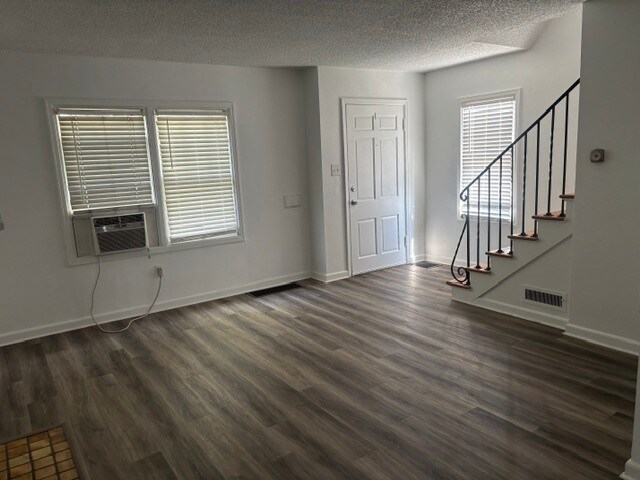 Building Photo - 502 S 1200 E
