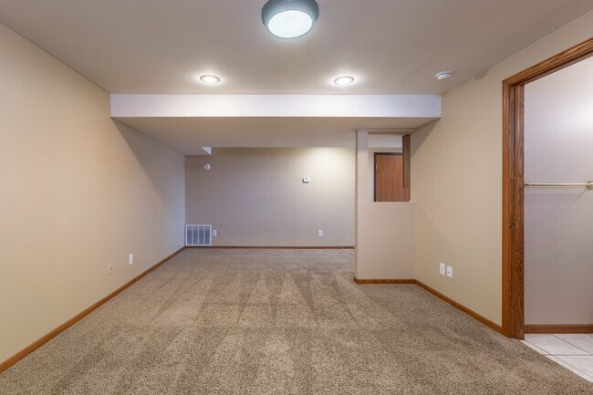 Floorplan - Square 131 - 8 Plex