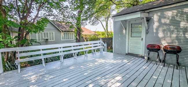 Building Photo - 1389 Agnes Pl