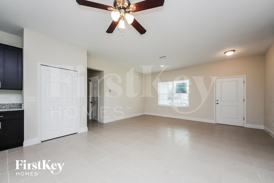 Building Photo - 510 Magpie Ln