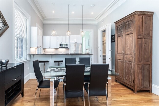 Building Photo - 748 Tremont St