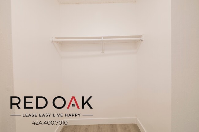 Building Photo - 1500 S Gramercy Pl