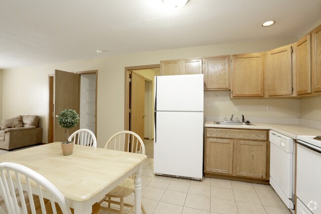 4 Bedroom - Kitchen - 609 S. Randolph