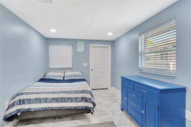 Building Photo - 1009 Ridge St