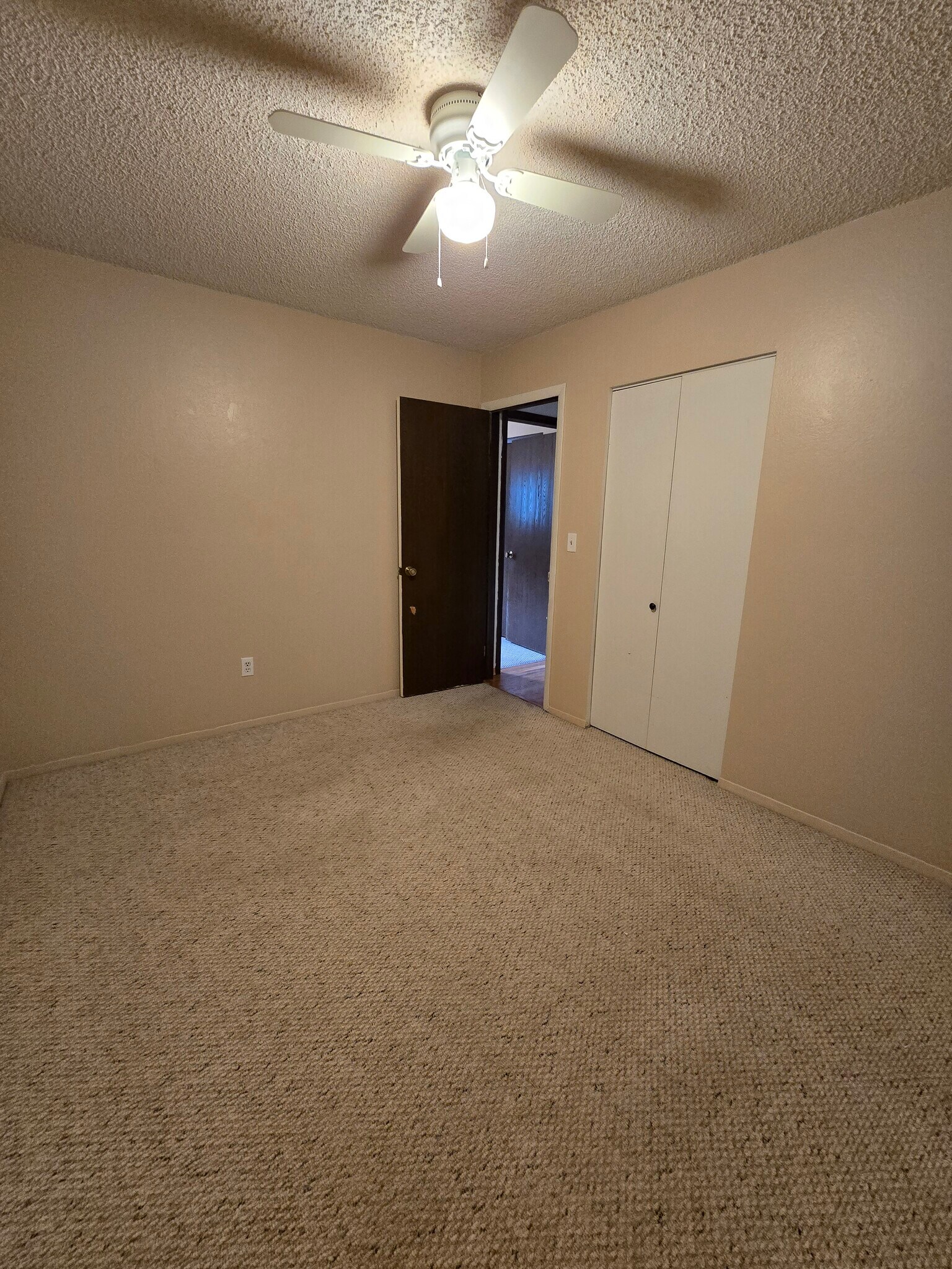 Building Photo - 403 Greenway Dr