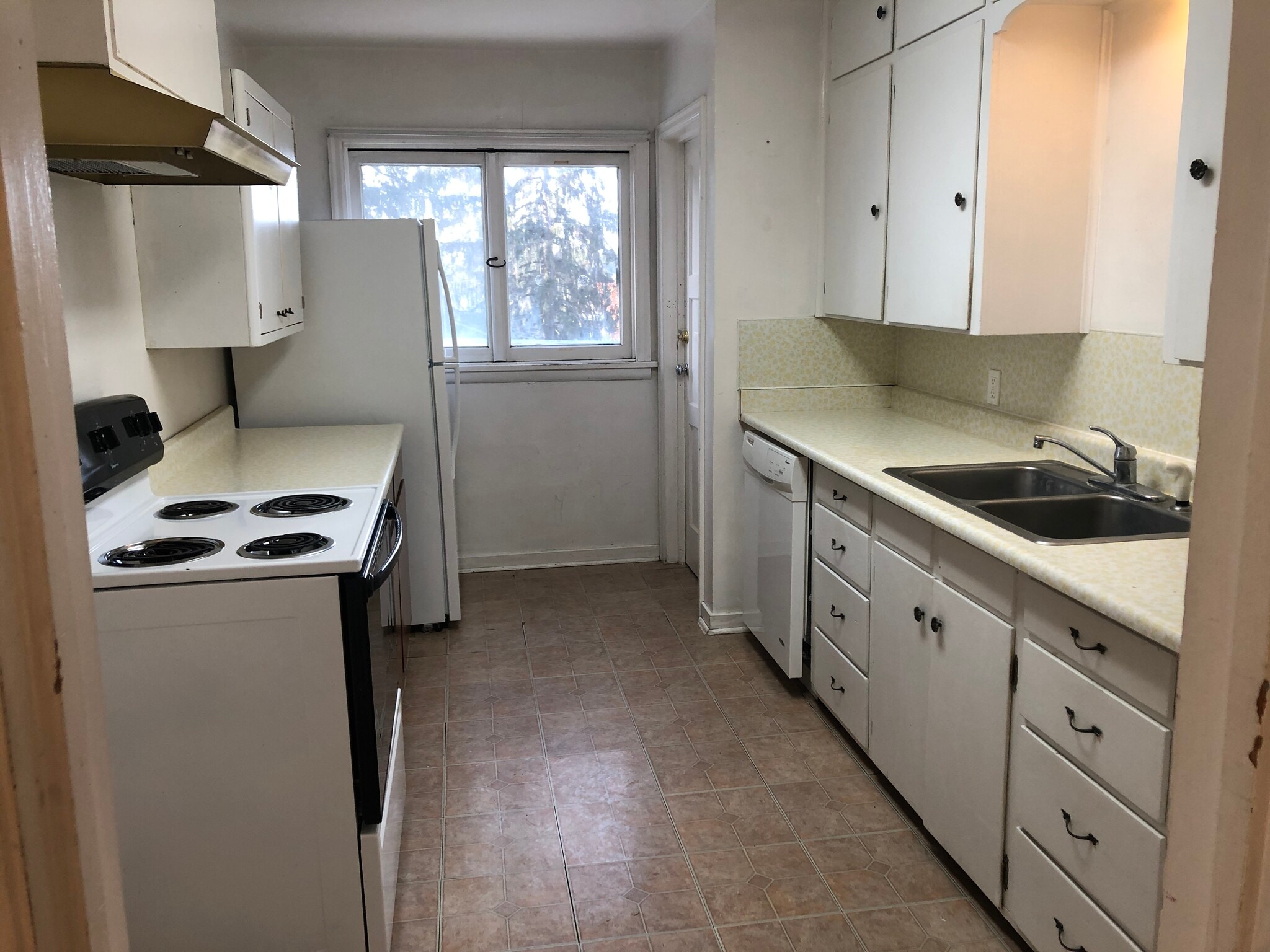 Building Photo - 1200 NE McGee St