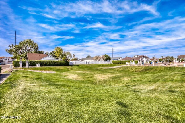 Building Photo - 3214 E Siesta Ln