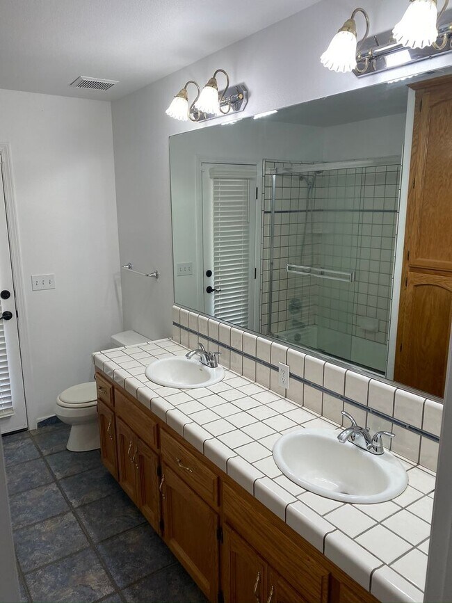 Building Photo - 2096 Alcott St