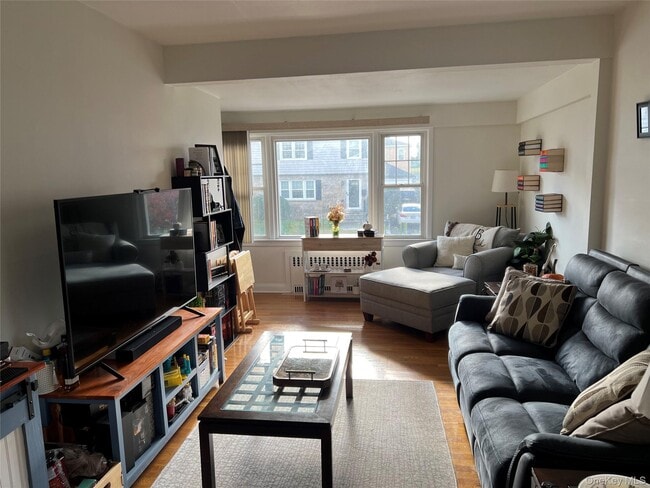 Building Photo - 23 Merritt Ave