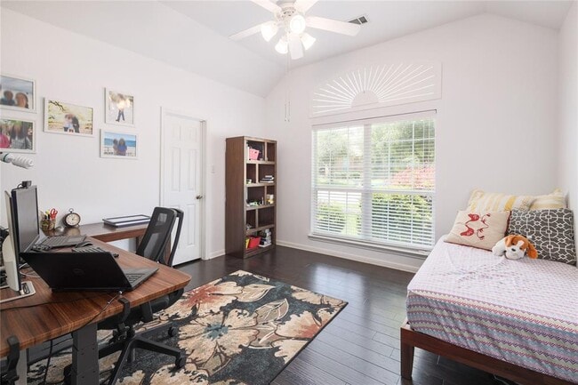 Building Photo - 9700 Spanish Wells Dr