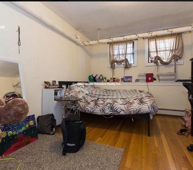 Building Photo - 23 Glenville Ave