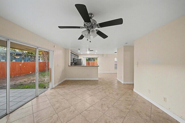 Building Photo - 5789 Woodland Point Dr