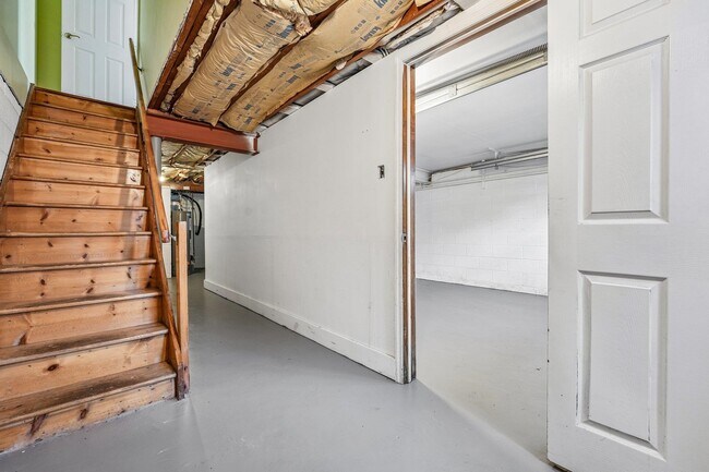 Building Photo - 669 9TH St