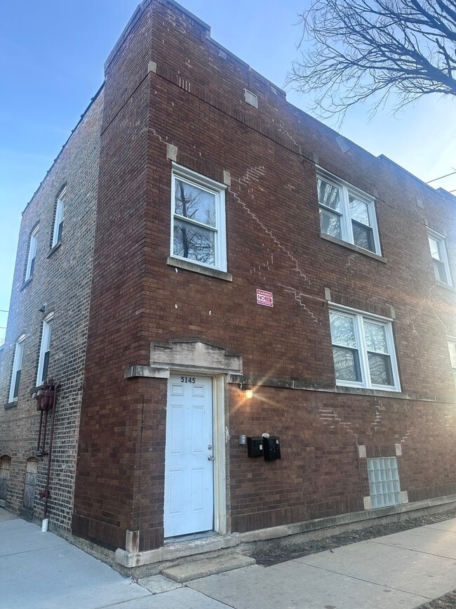 Building Photo - 5145 W Ferdinand St