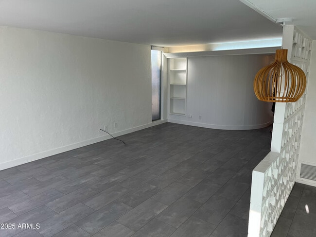 Building Photo - 3713 E Glenrosa Ave