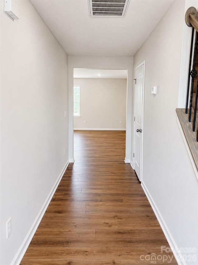 Building Photo - 166 Brentwood Dr