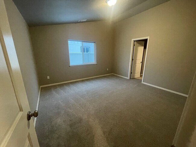 Building Photo - West Valley Home with Underground Sprinkle...