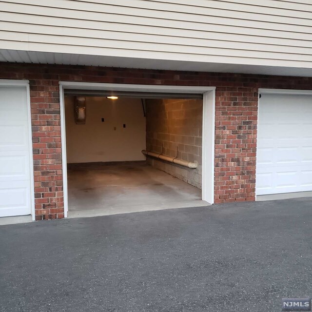 Building Photo - 635 Schuyler Ave