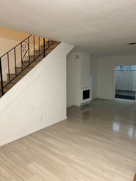 Building Photo - 412 N Louise St