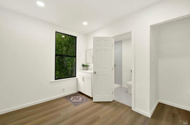 Building Photo - 324 Ohio St