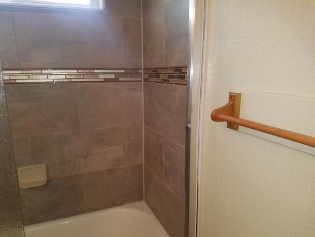 Building Photo - 927 Cortez Ct