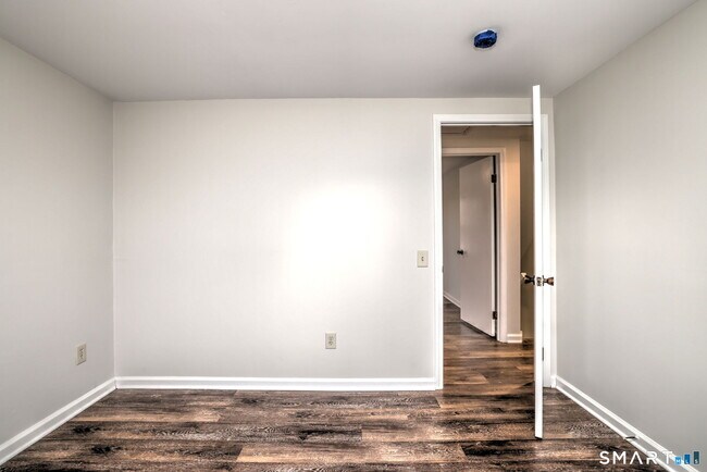 Building Photo - 5160 Madison Ave