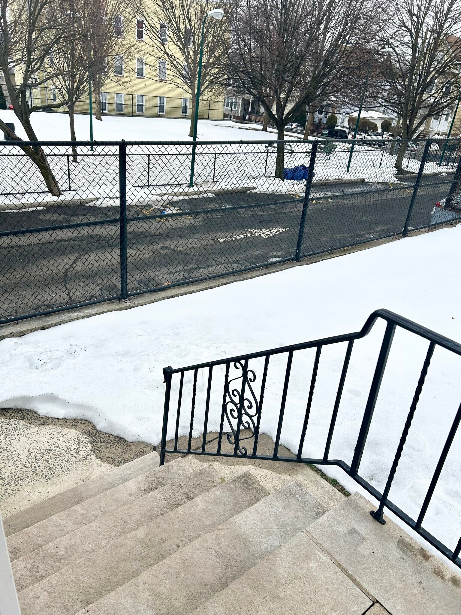 Backyard Steps - 10 Devon Ter