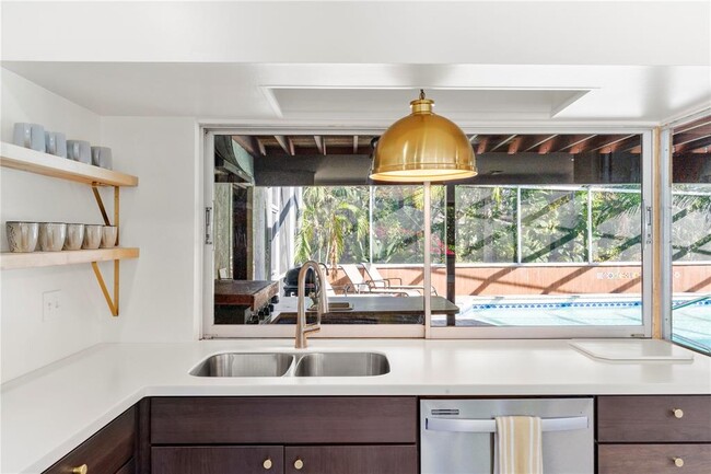 Building Photo - 804 Pennsylvania Way