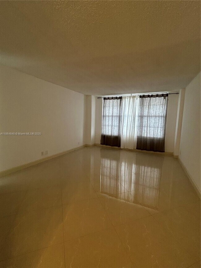 Building Photo - 3800 S Ocean Dr