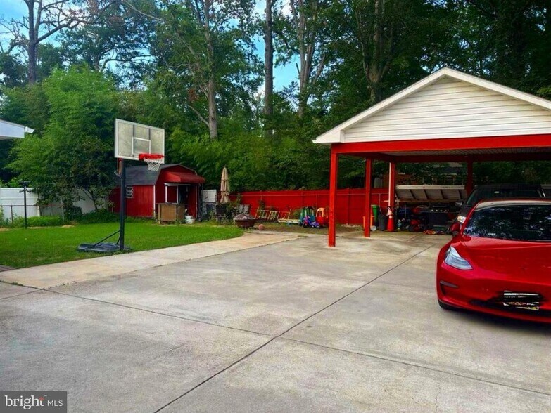 Building Photo - 7213 Adelphi Rd