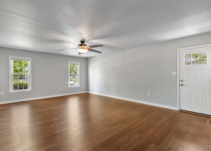 Large Family Room - 8025 Secretariat Dr