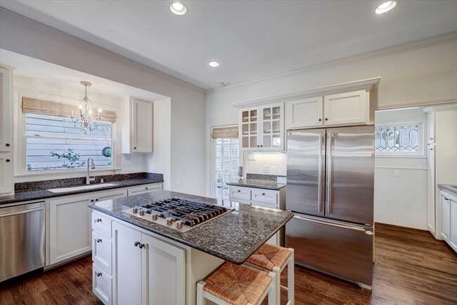 Building Photo - 2622 Westgate Dr