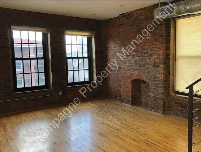Building Photo - 1820 Washington St