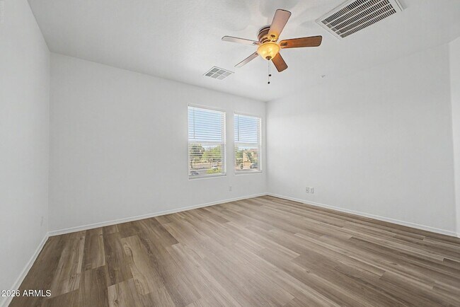 Building Photo - 8777 W Dahlia Dr