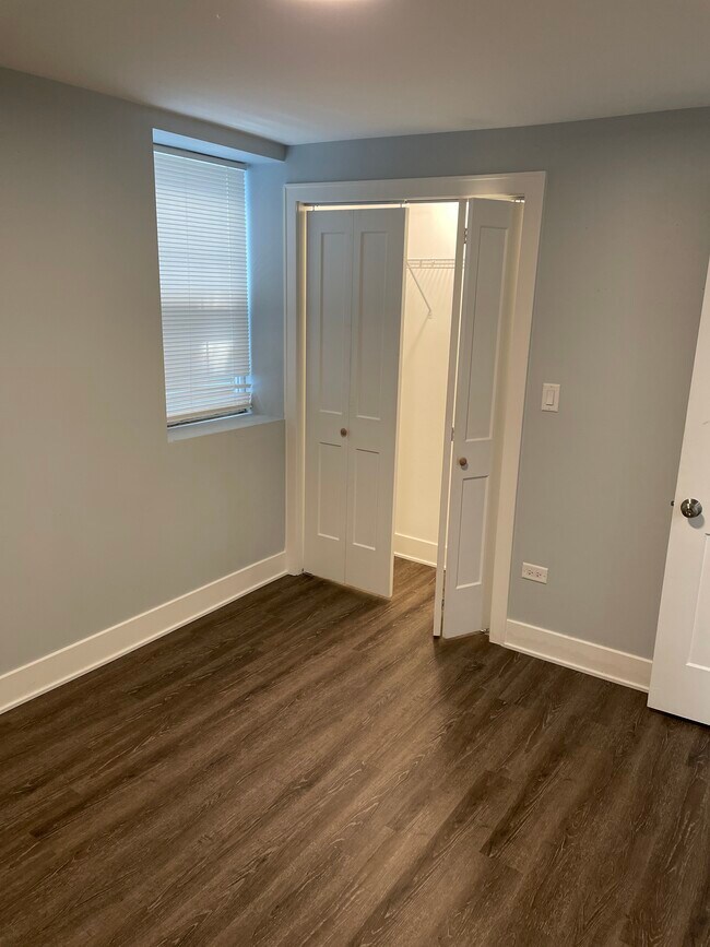 Building Photo - 2332 W 18th Pl