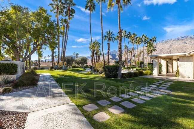 Building Photo - 1317 E Amado Rd