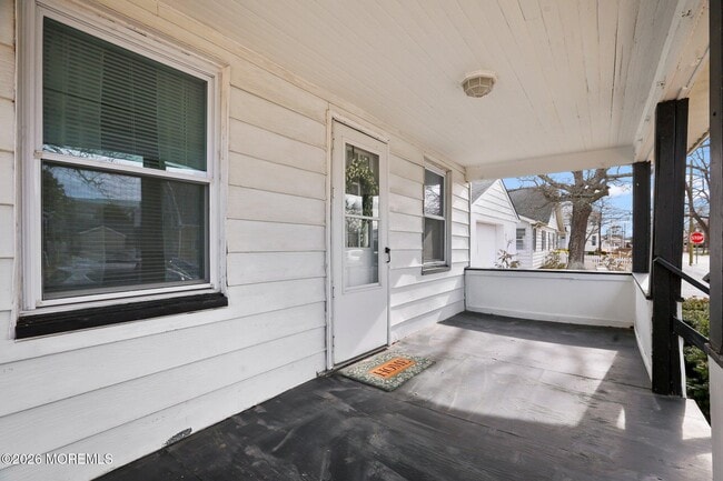 Building Photo - 1710 B St