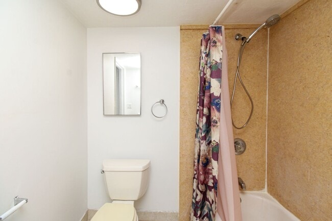 Building Photo - ANNUAL UNFURNISHED ** Wiggins Pass West **...