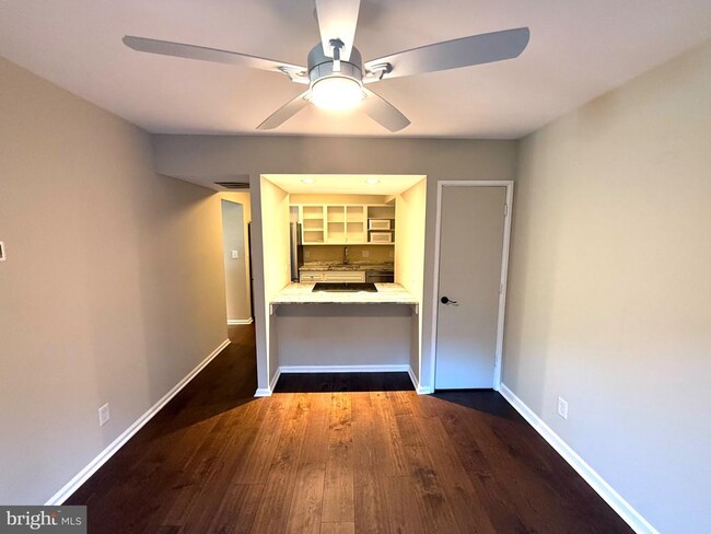 Building Photo - 277 W Chelsea Cir