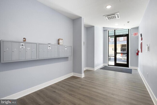 Building Photo - 2119 N Front St