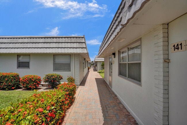 Building Photo - 141 Valencia Blvd